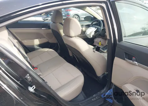 2020 Hyundai Elantra Value Edition z USA, uszkodzony, nr VIN 5NPD84LF0LH617097